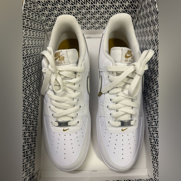 Men’s Nike Air Force 1 ‘07 Sneaker - Picture 2 of 7